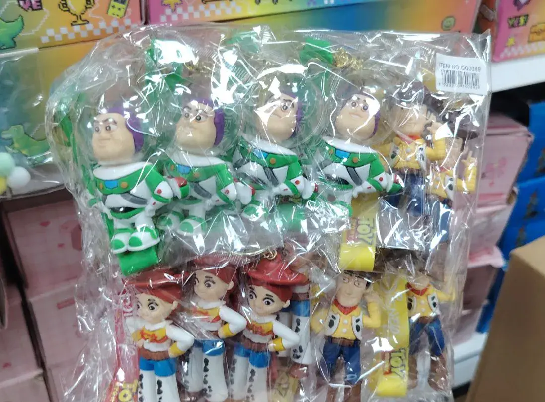 Zestaw breloków Toy Story postacie Buzz, Woody, Jessie