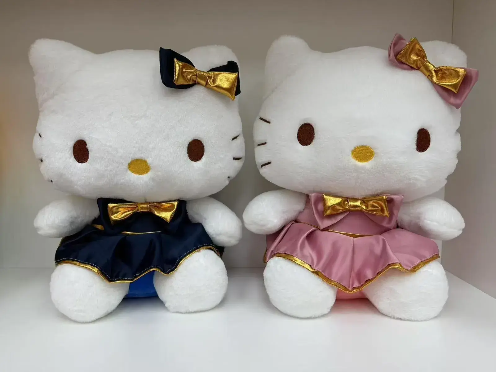 Maskotka Pluszowa Hello Kitty 30cm z Sukienką