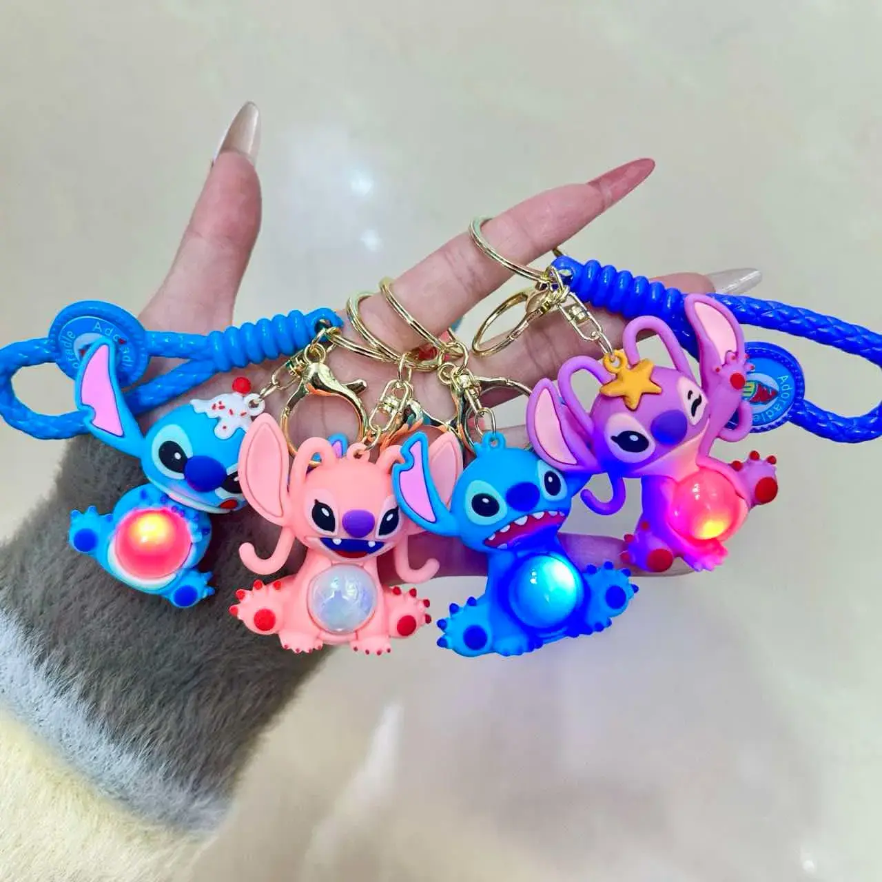 Brelok do Kluczy Stitch z Podświetleniem LED, 24 szt.