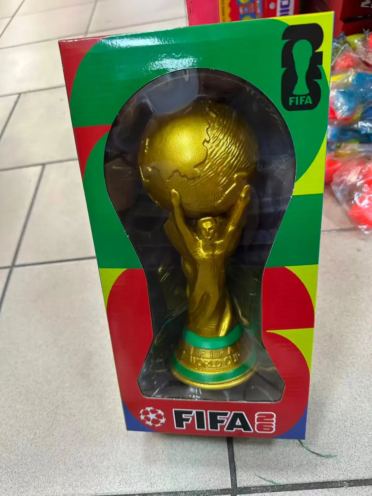 Figurka Puchar Świata FIFA Złoty na Cokole
