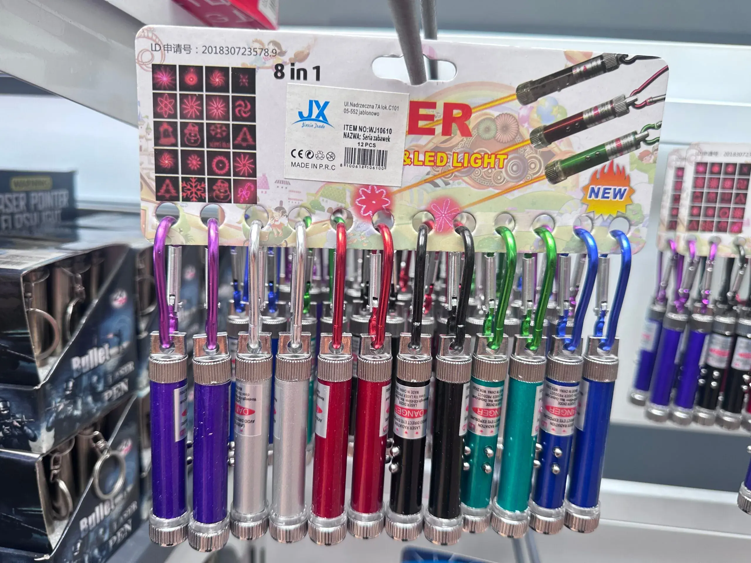Laser 8w1 brelok z karabińczykiem i latarką LED, mix kolorów