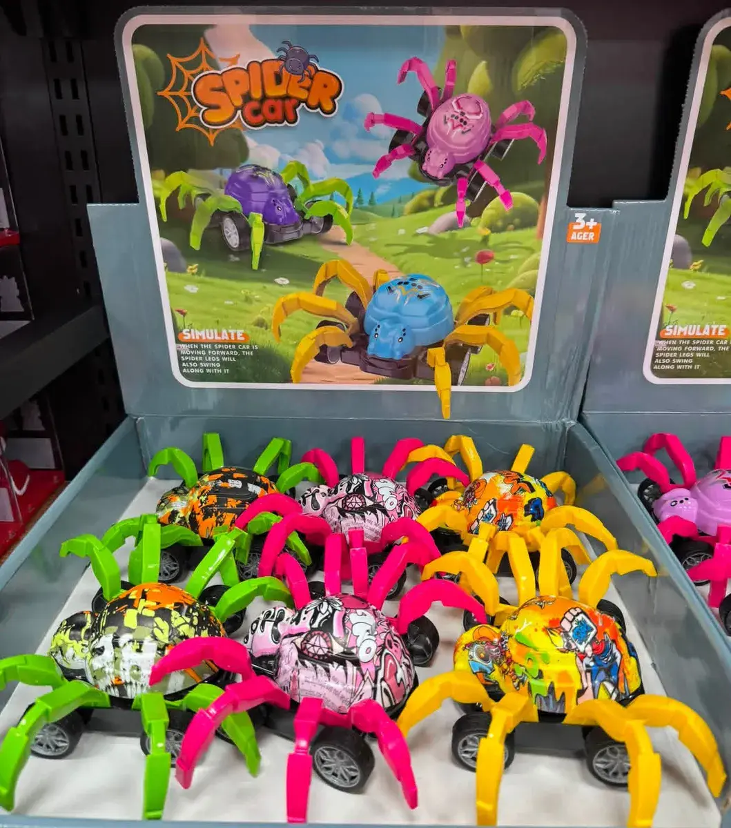 Zabawka Spider Car kolorowa z ruchomymi nogami 12 sztuk