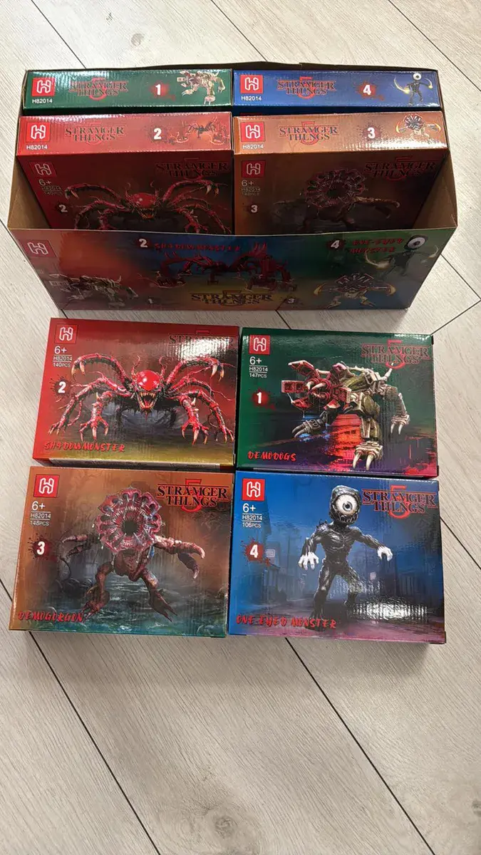 Zestaw klocków Stranger Things potwory 4 modele 106-147 elementów