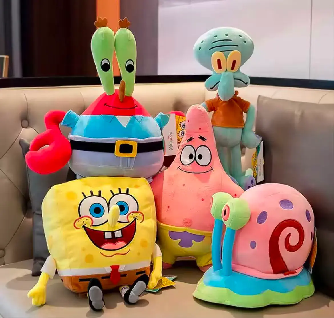 Miękka maskotka SpongeBob i przyjaciele 25-30 cm kolorowa