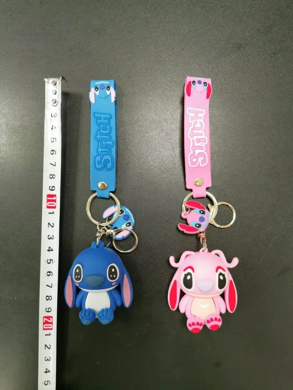 Brelok do Kluczy Stitch i Angel, gumowy, figurka 5.5 cm z paskiem