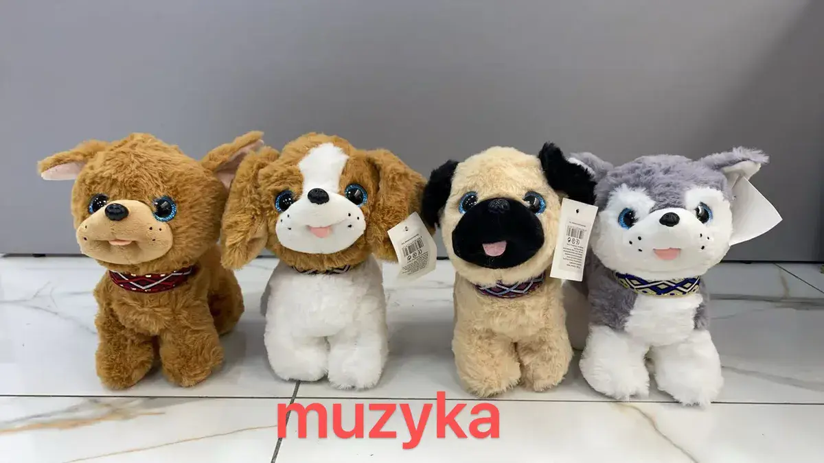 Pluszowy piesek z muzyką mix kolorów 20 cm