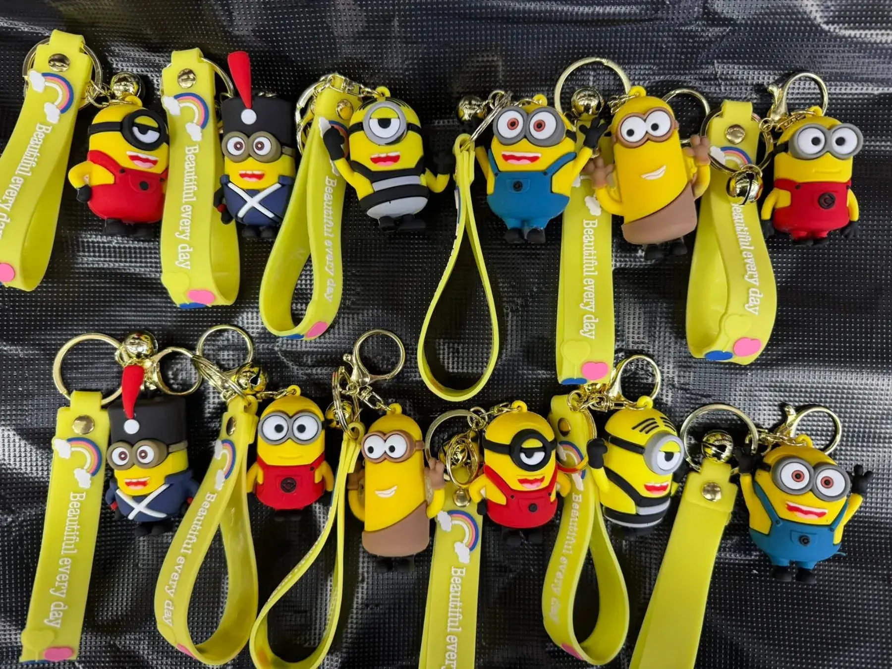 Breloki Gumowe Minionki Różne Kolory
