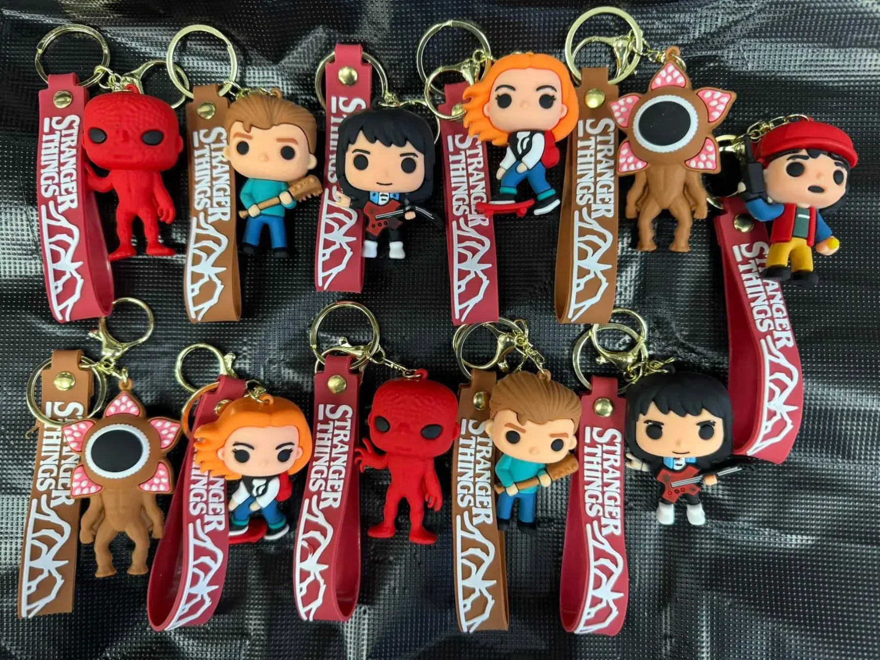 Breloki gumowe Stranger Things figurki różne postacie