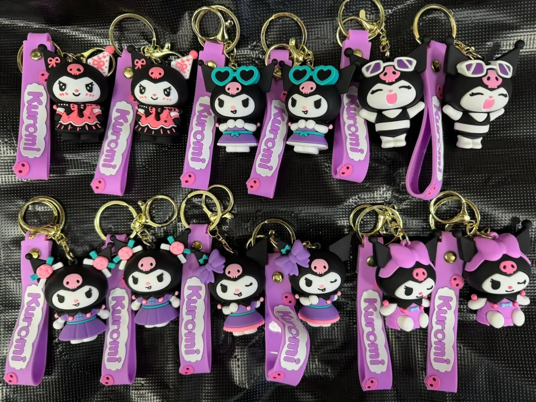 Breloki gumowe z figurkami Kitty 24 szt