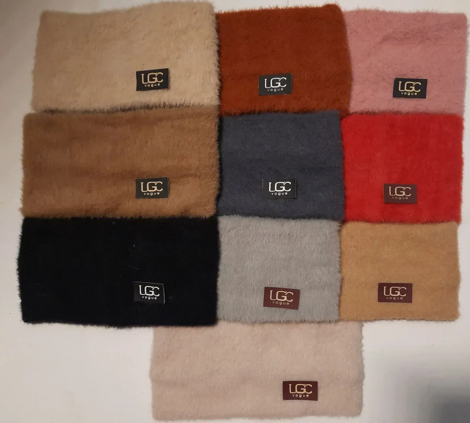 Opaski damskie UGG futrzane 12 kolorów
