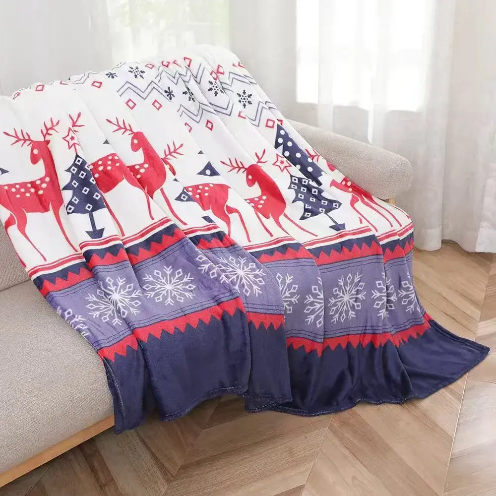 Koce świąteczne 160x200cm wzór reniferów i choinek