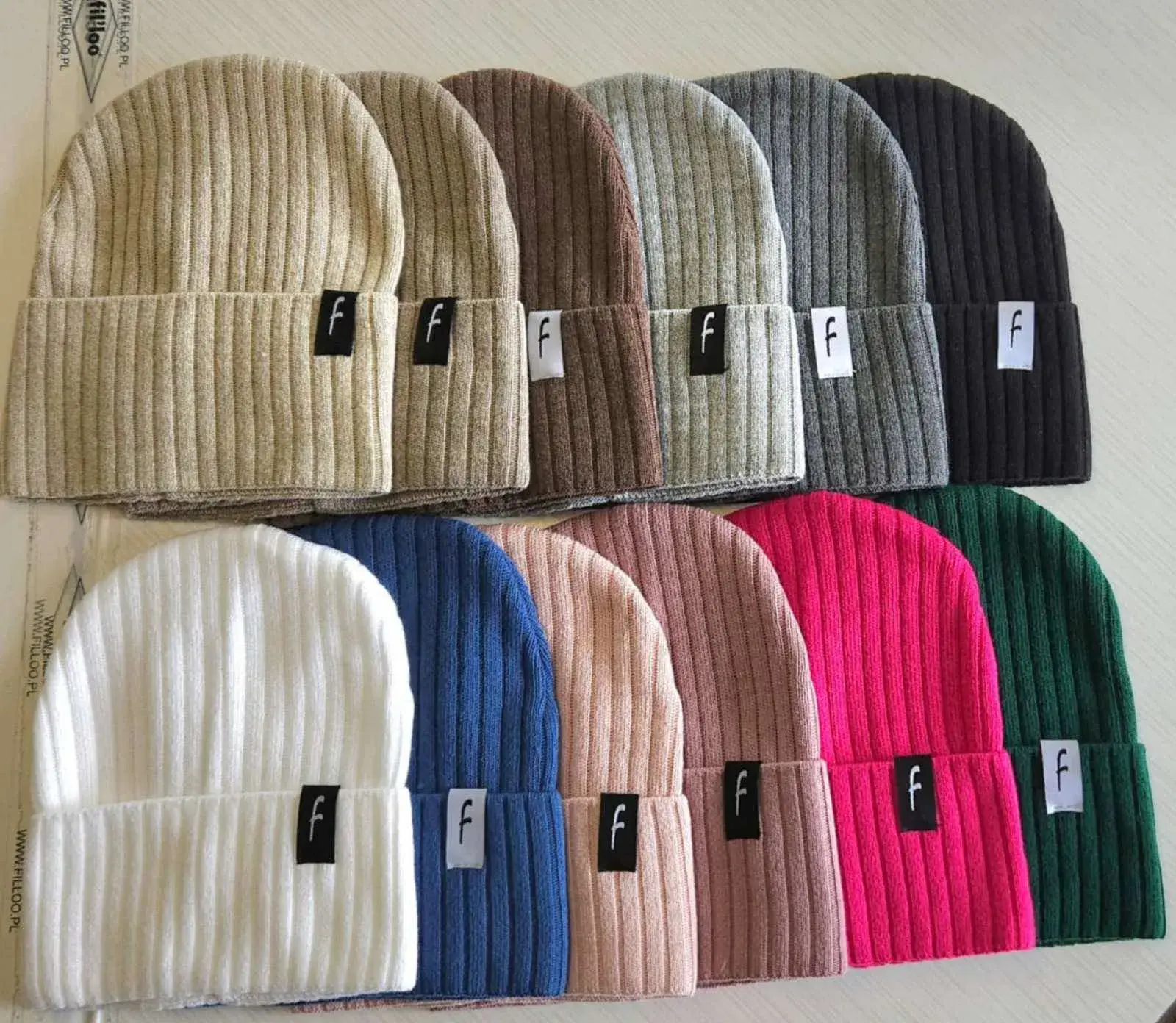 Czapki damskie beanie prążkowane 12 kolorów