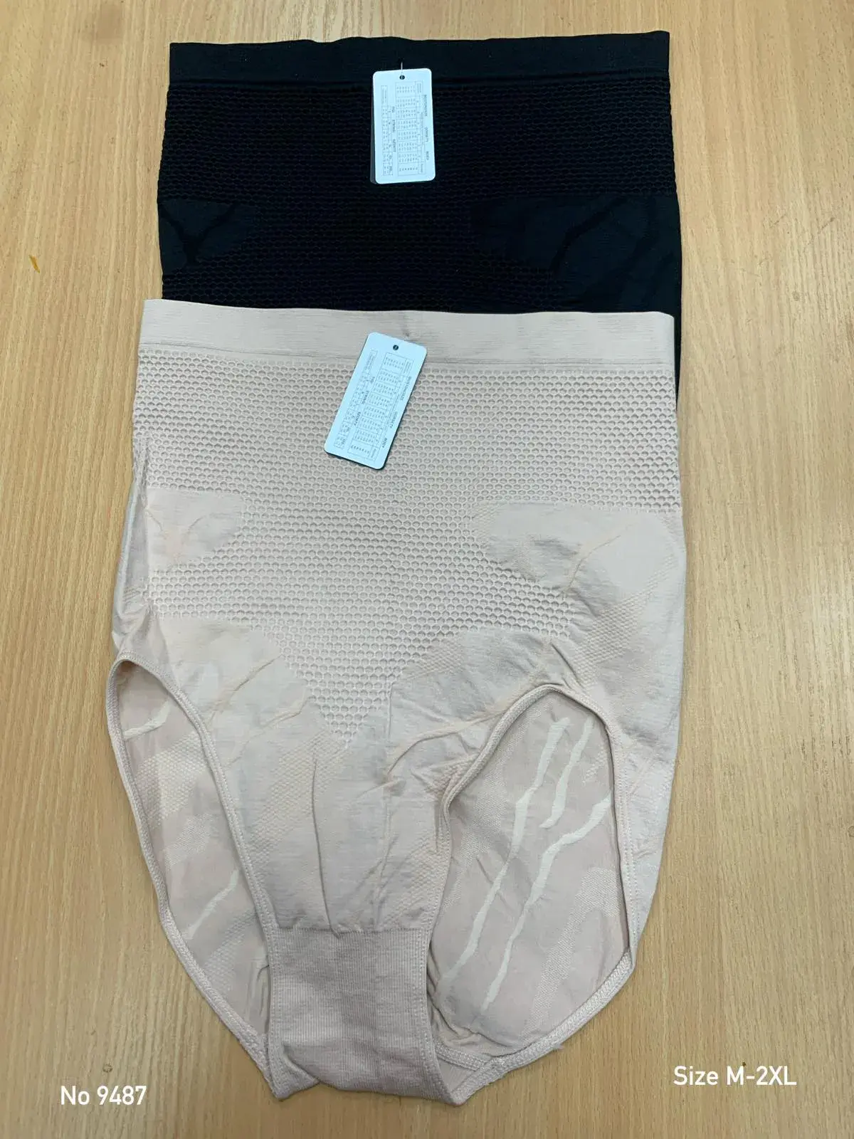 Majki damskie rozmiar M-XL, czarne i beżowe
