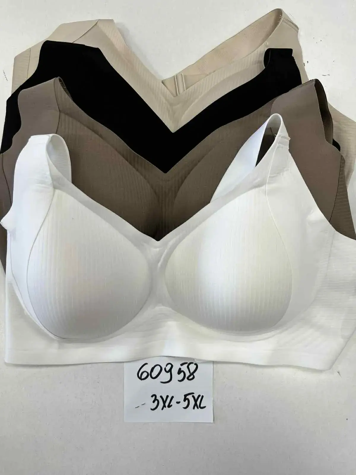 Biustonosze damskie bezszwowe 3XL-5XL, kod 60358