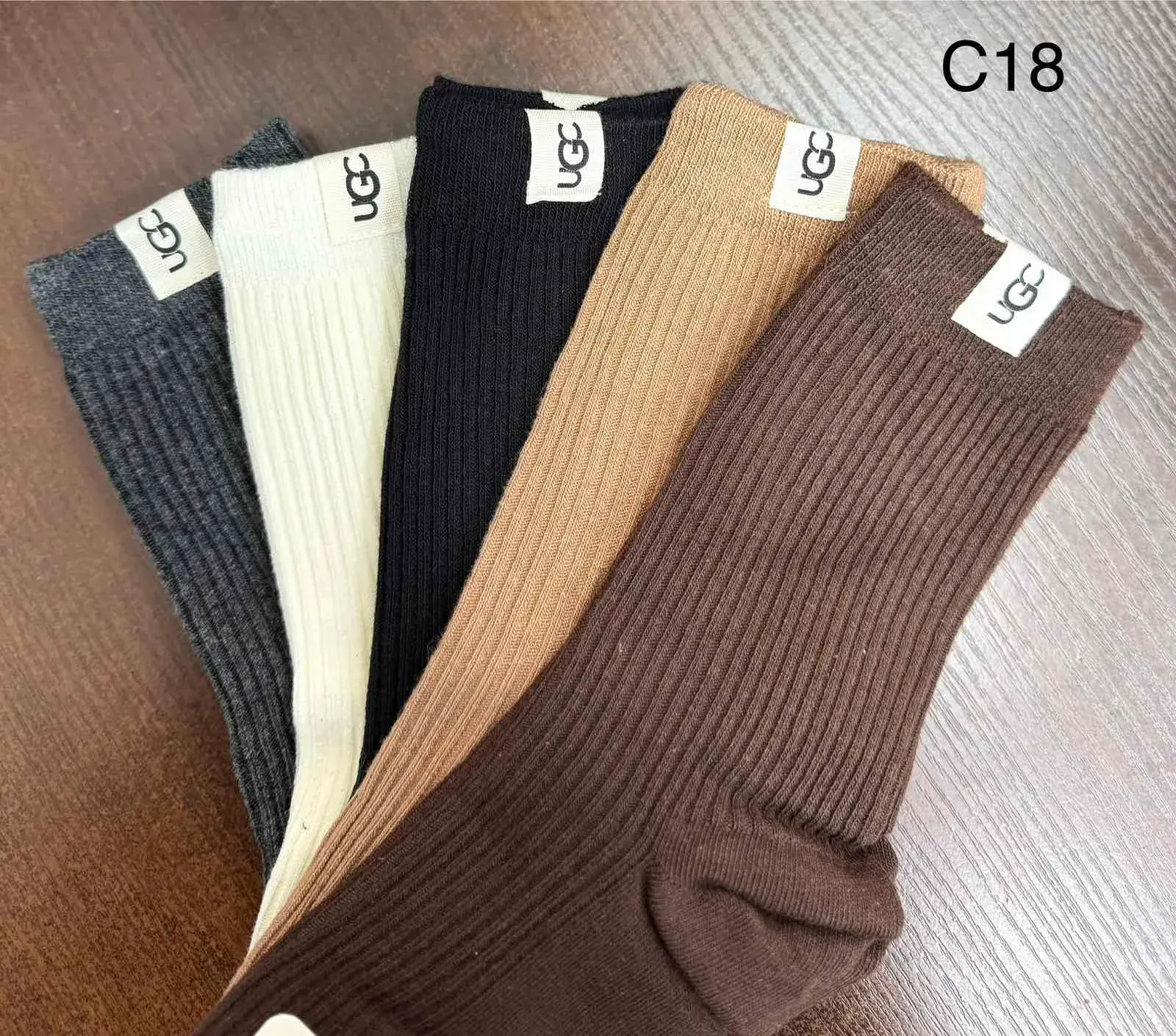 Skarpetki damskie UGG C18, 5 kolorów