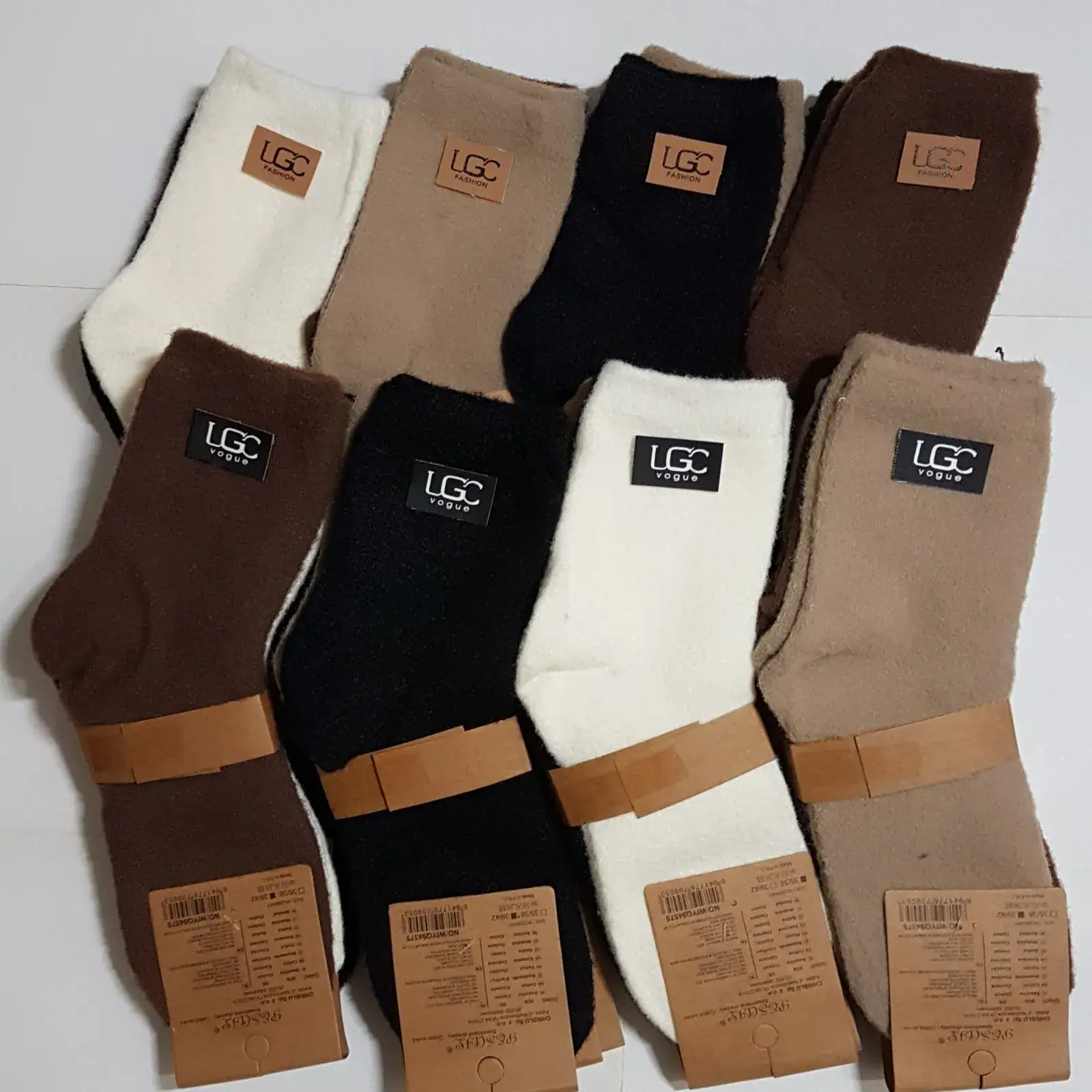 Skarpetki damskie UGG style, 4 pary w opakowaniu
