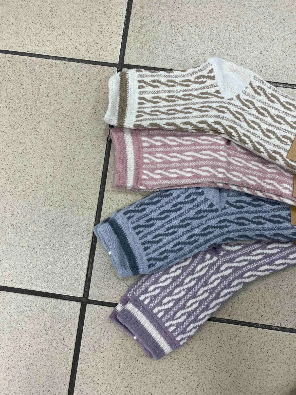 Skarpetki damskie warkoczowe beżowe, różowe, szare