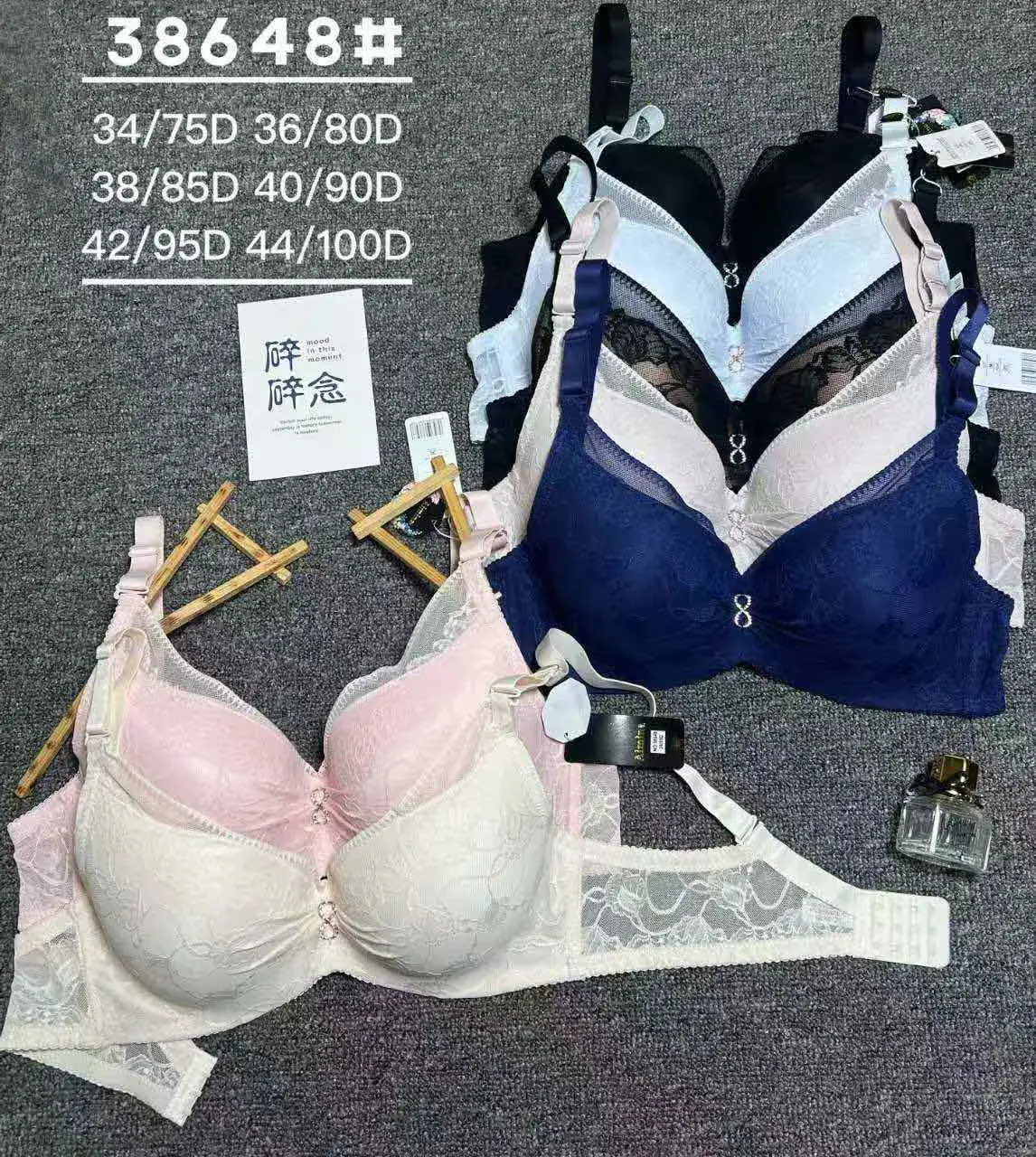 Biustonosz damski push-up koronka 34/75-44/100