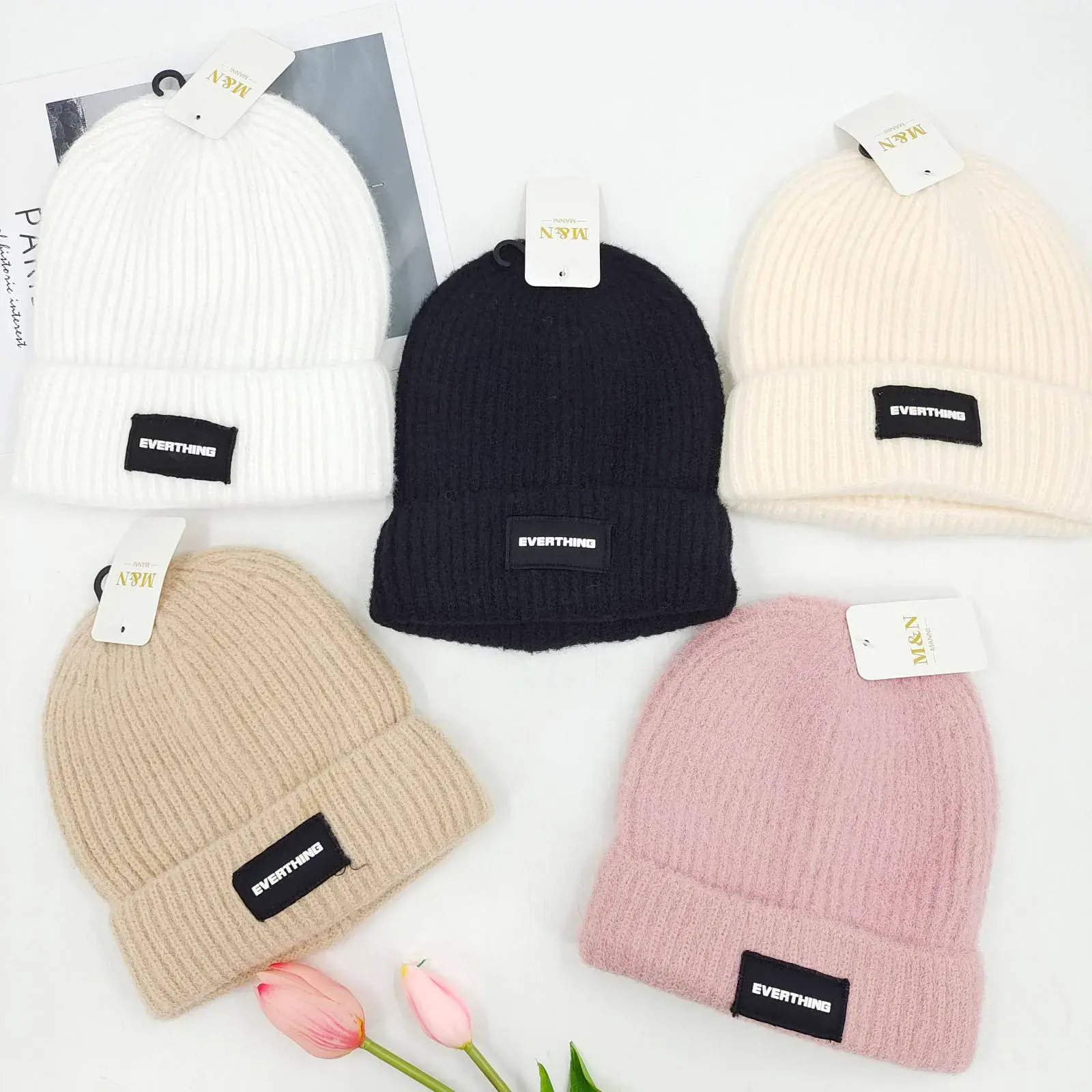 Czapki damskie beanie EVERYTHING w 5 kolorach