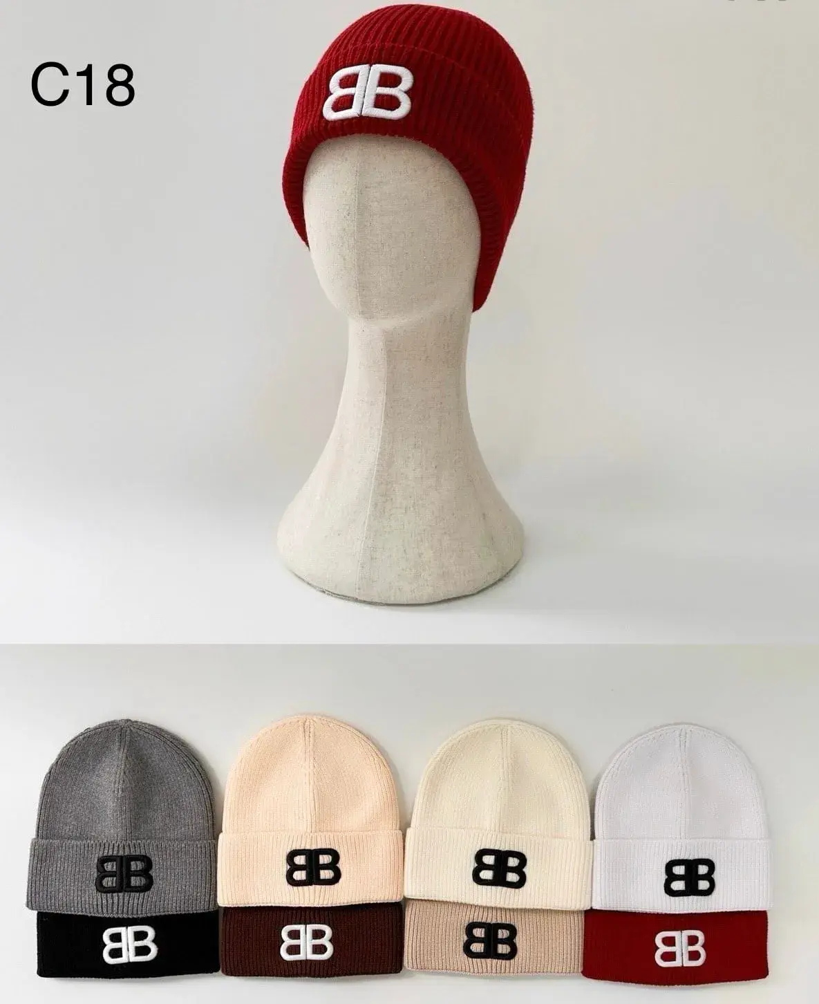Czapki damskie beanie z logo BB, C18, 4 kolory