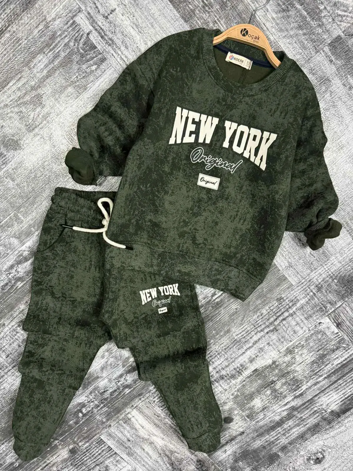 Zestaw Ubrania Dziecięce New York 6-14L