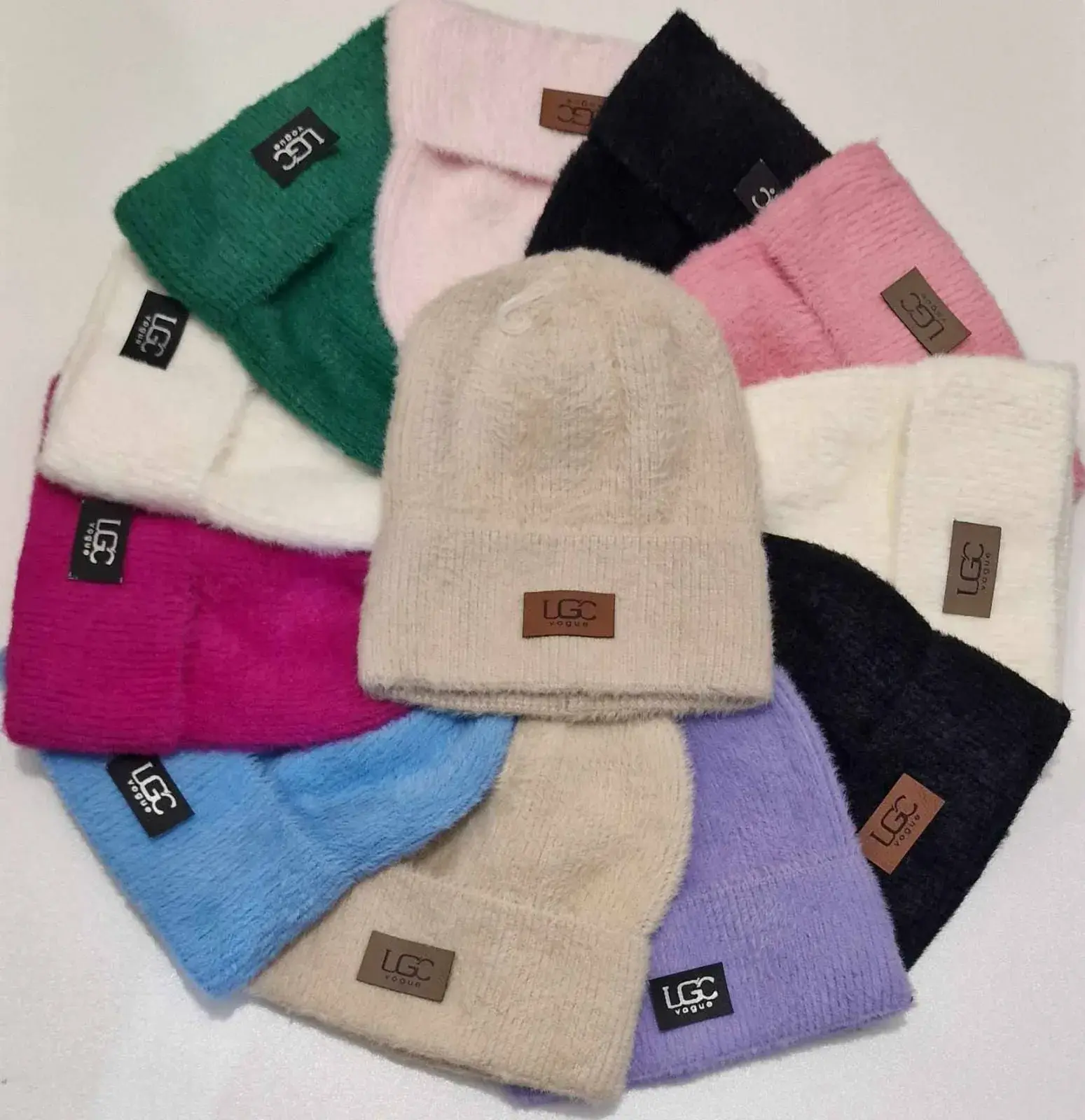 Czapki damskie beanie UGC multikolor, 12 szt