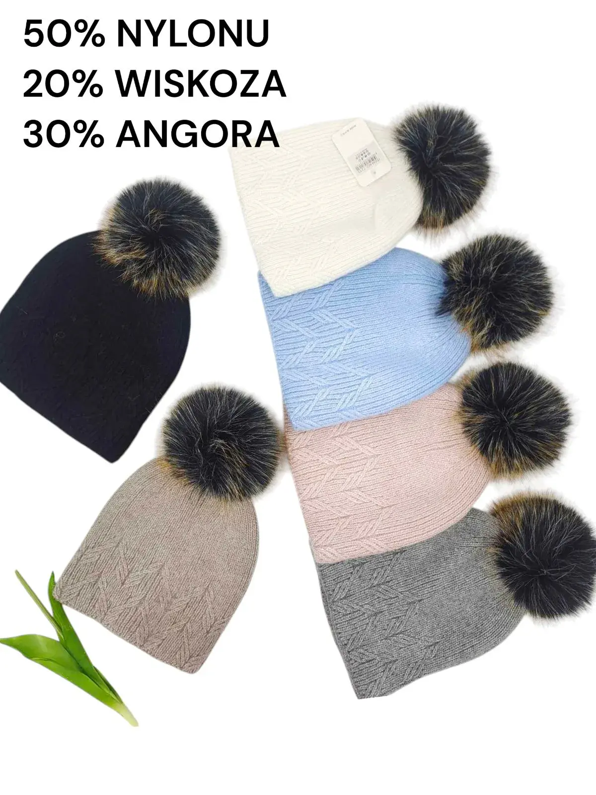 Czapki damskie beanie z pomponem