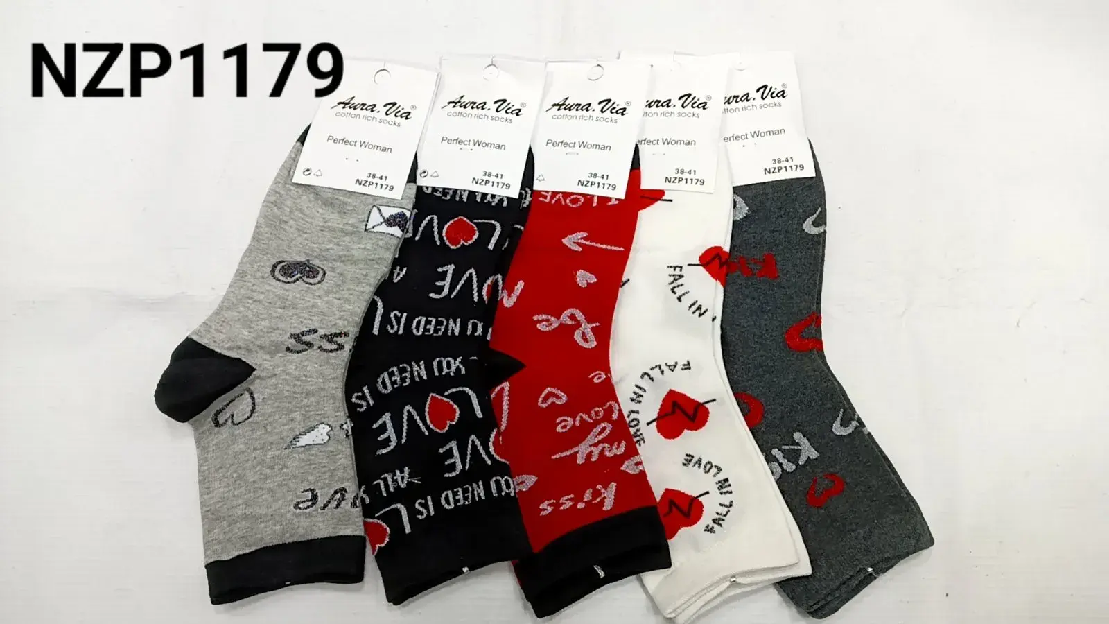 Skarpetki damskie NZP1179 love motyw 5 par