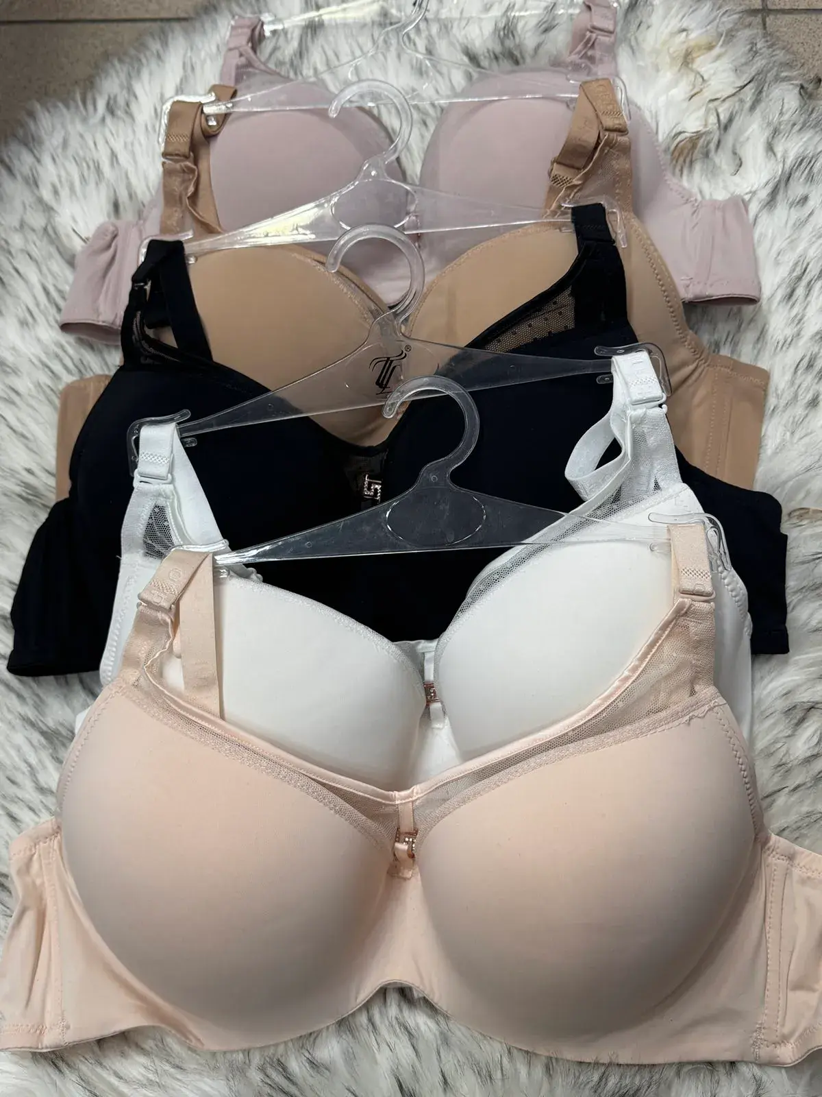 Biustonosz damski bezszwowy, rozmiar 39, 6 szt. w kolorach nude i czarny