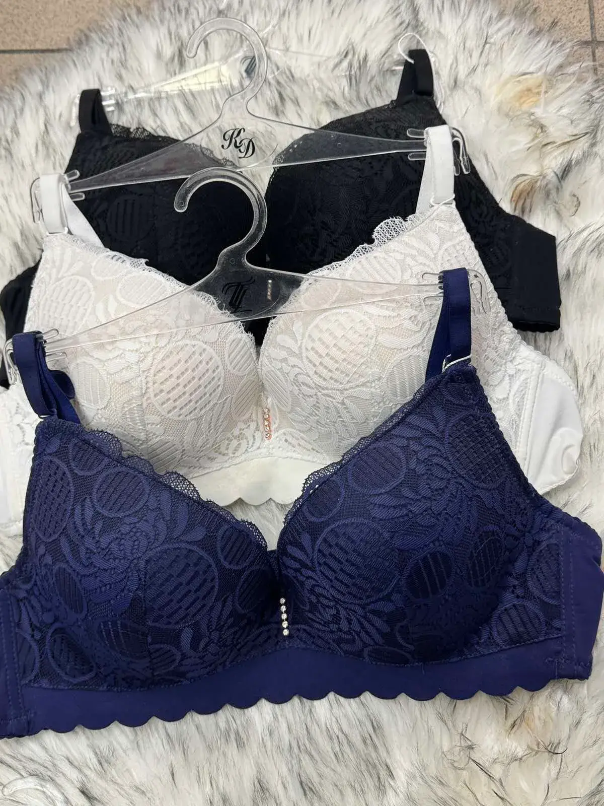 Biustonosz Damski Koronkowy 3 szt. Navy, Biały, Czarny