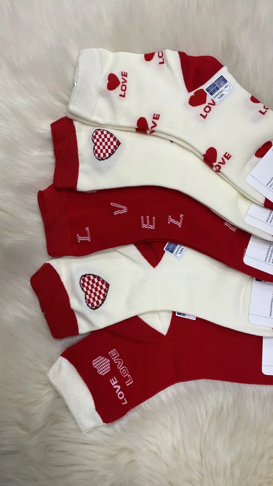 Skarpetki damskie LOVE białe z czerwonymi sercami