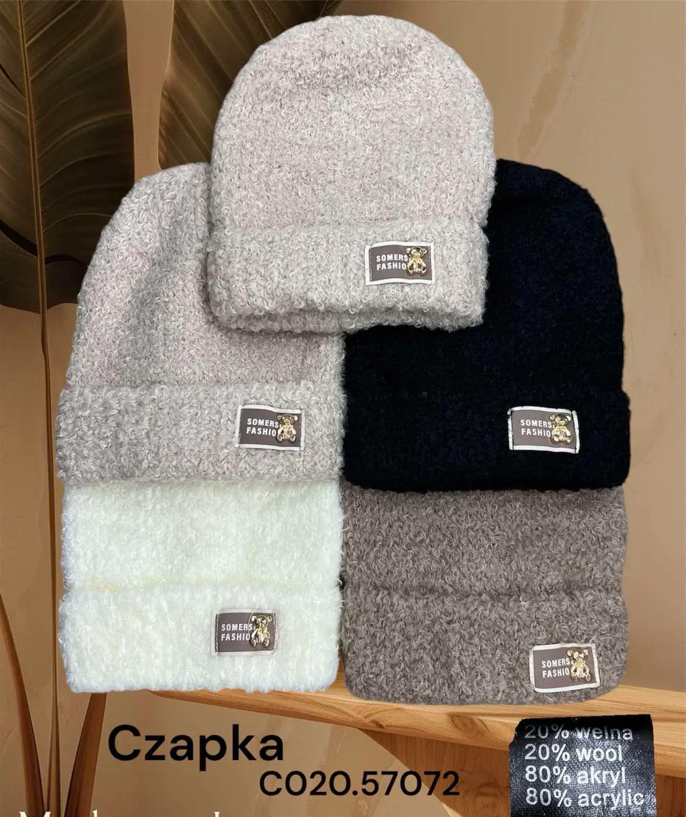 Czapki damskie futrzane beżowa, biała, szara, czarna CO20.57072