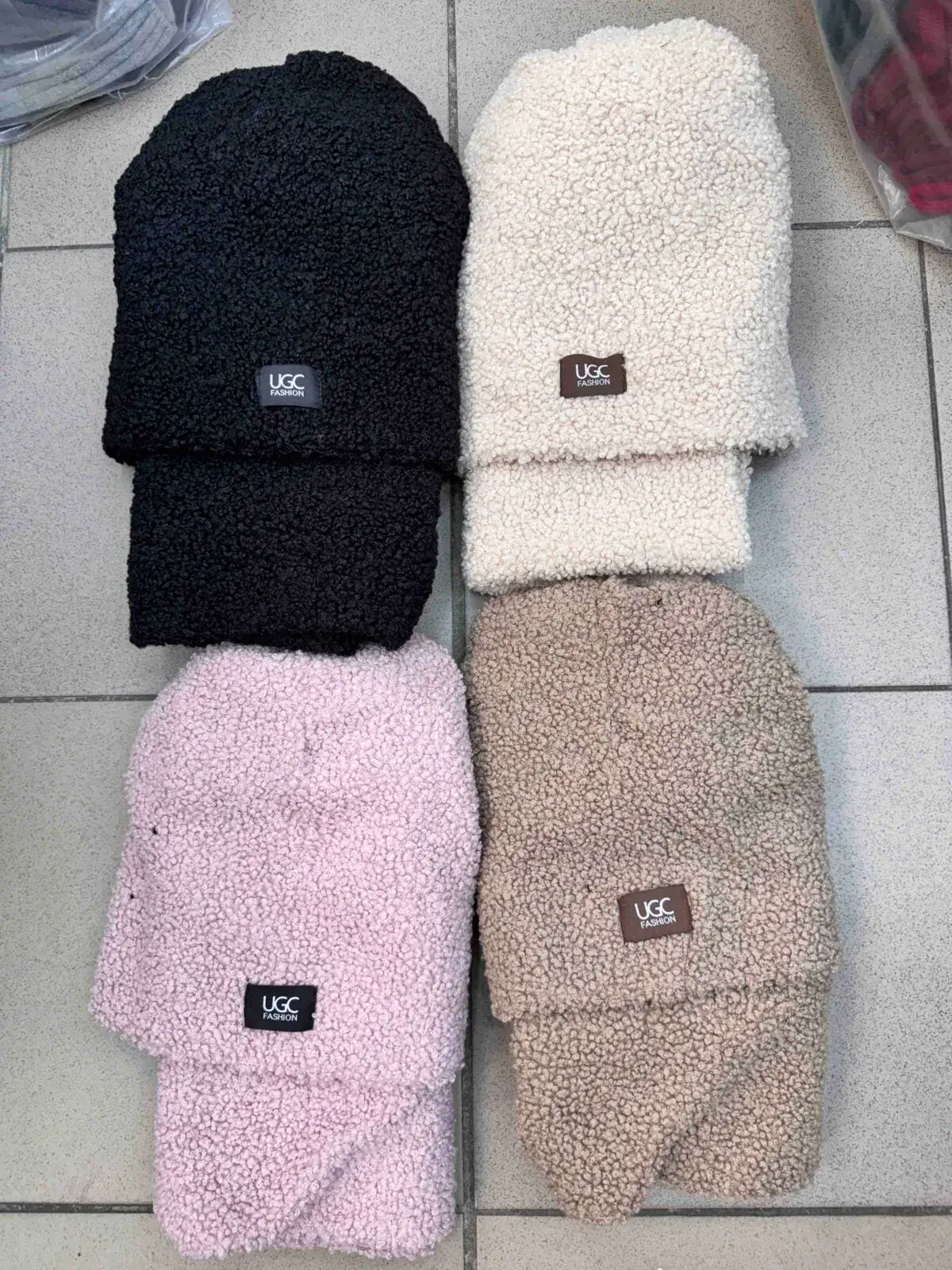 Komplet czapka komin damski UGG styl 4 kolory
