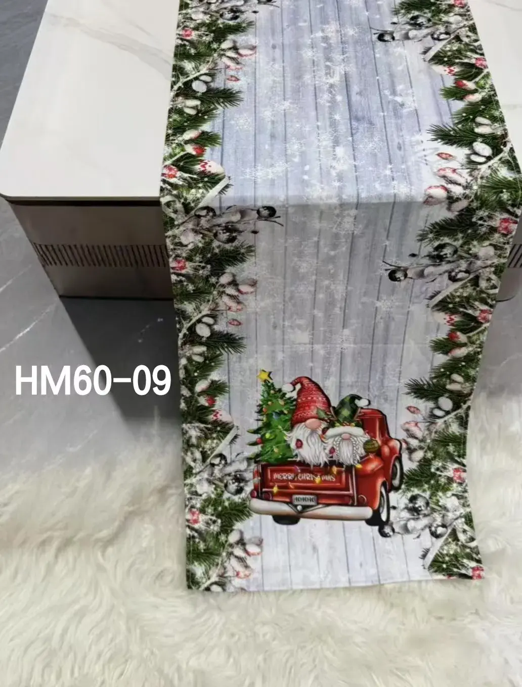 Świąteczne Bieżniki z Elfem w Czerwonej Ciężarówce 40x180cm