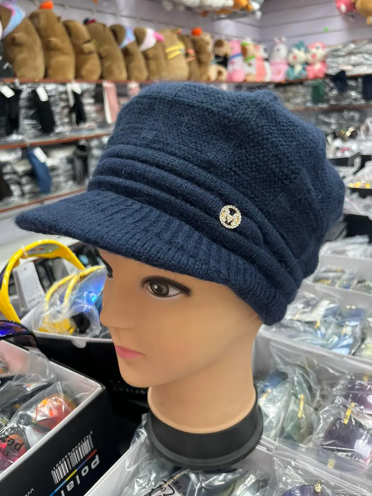 Czapka damska beanie z daszkiem granatowa