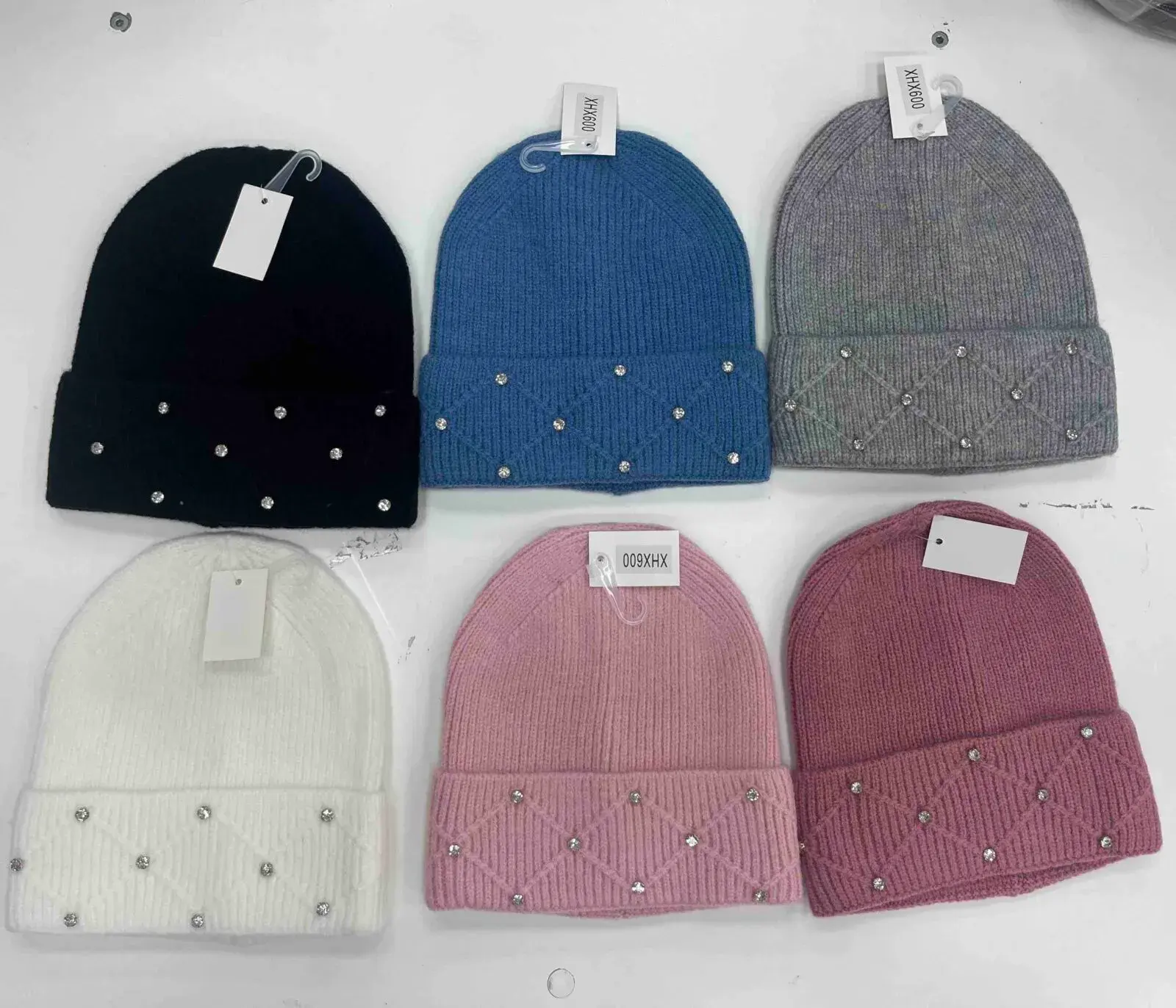 Czapki damskie beanie z ozdobami kryształkowymi 6 kolorów