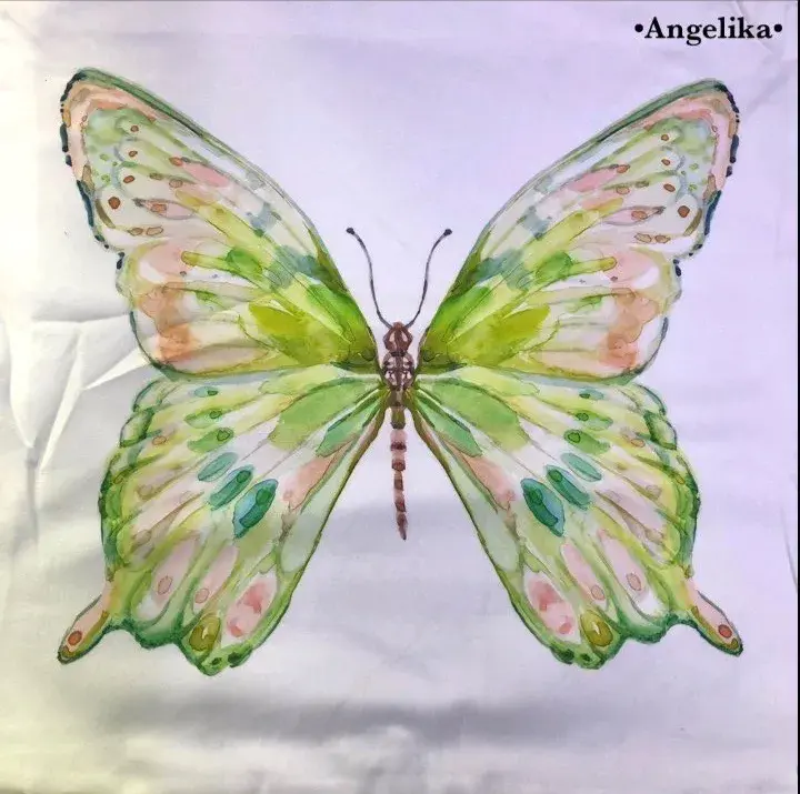 Poszewka 40x40cm z motywem motyla zielono-różowego