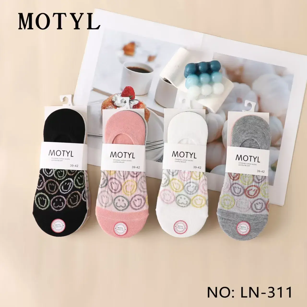 Skarpetki damskie motyle z emotkami 4 pary NO: LN-311