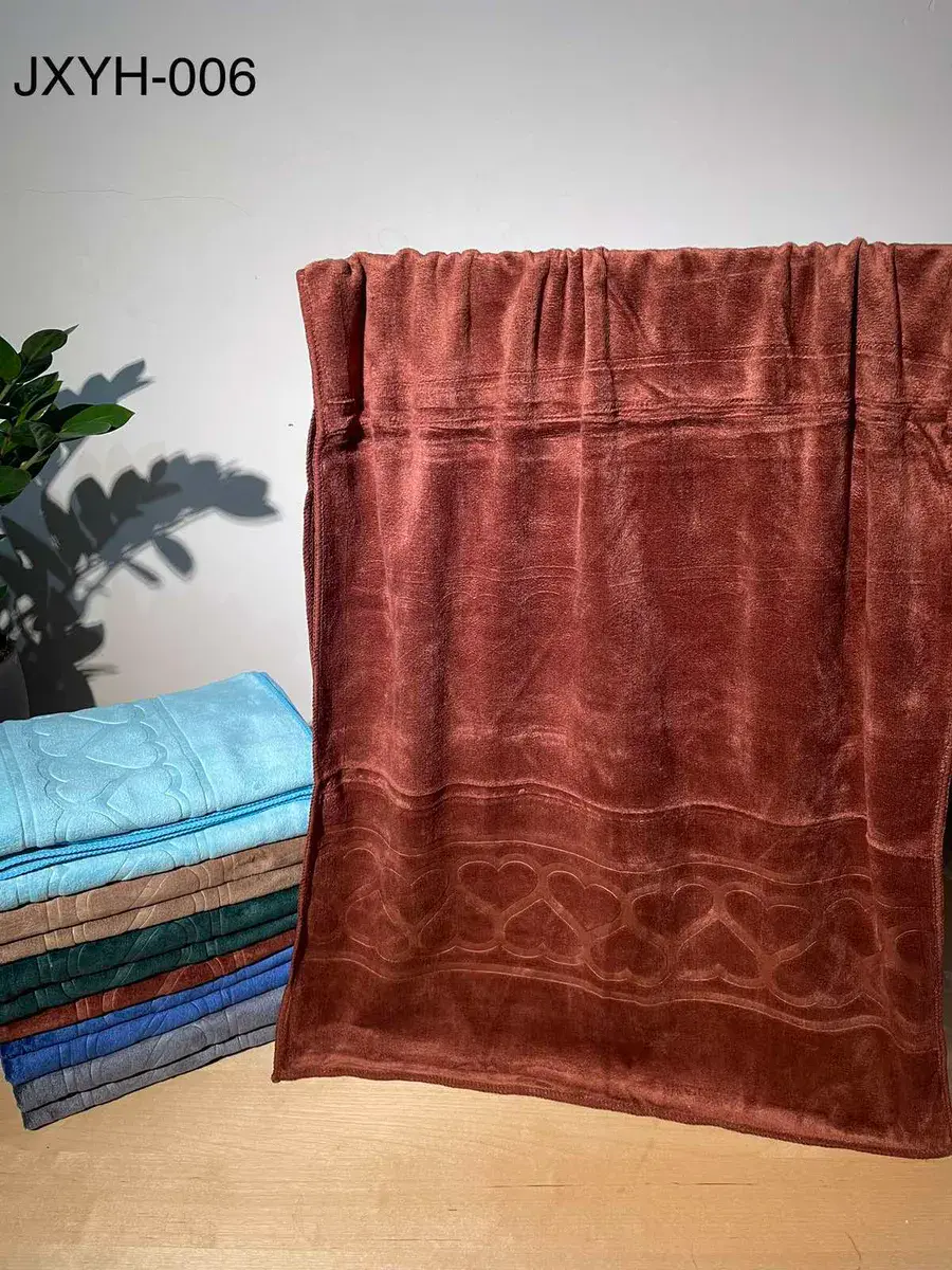 Ręcznik z Mikrofibry 70x140cm z Wytłaczanym Wzorem Serc