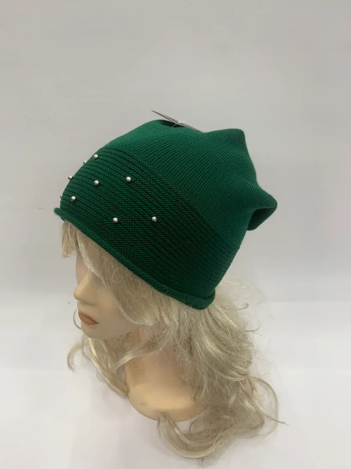 Czapka damska beanie zielona z perełkami