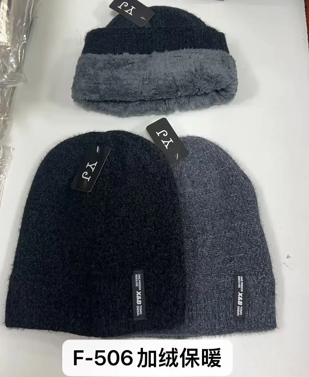Czapki damskie beanie F-506 szare/czarne z futerkiem