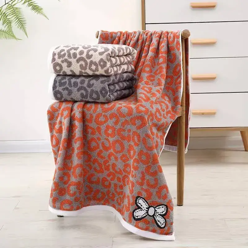 Ręcznik z Mikrofibry Leopard Szary 70x140cm