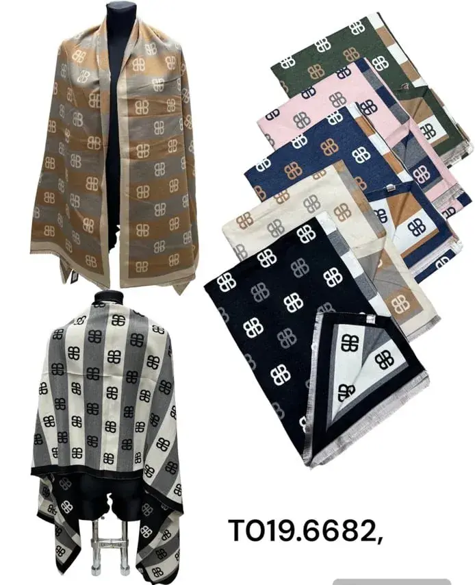 Szaliki damskie w logotypy, eleganckie chusty - mix kolorów 12 szt.