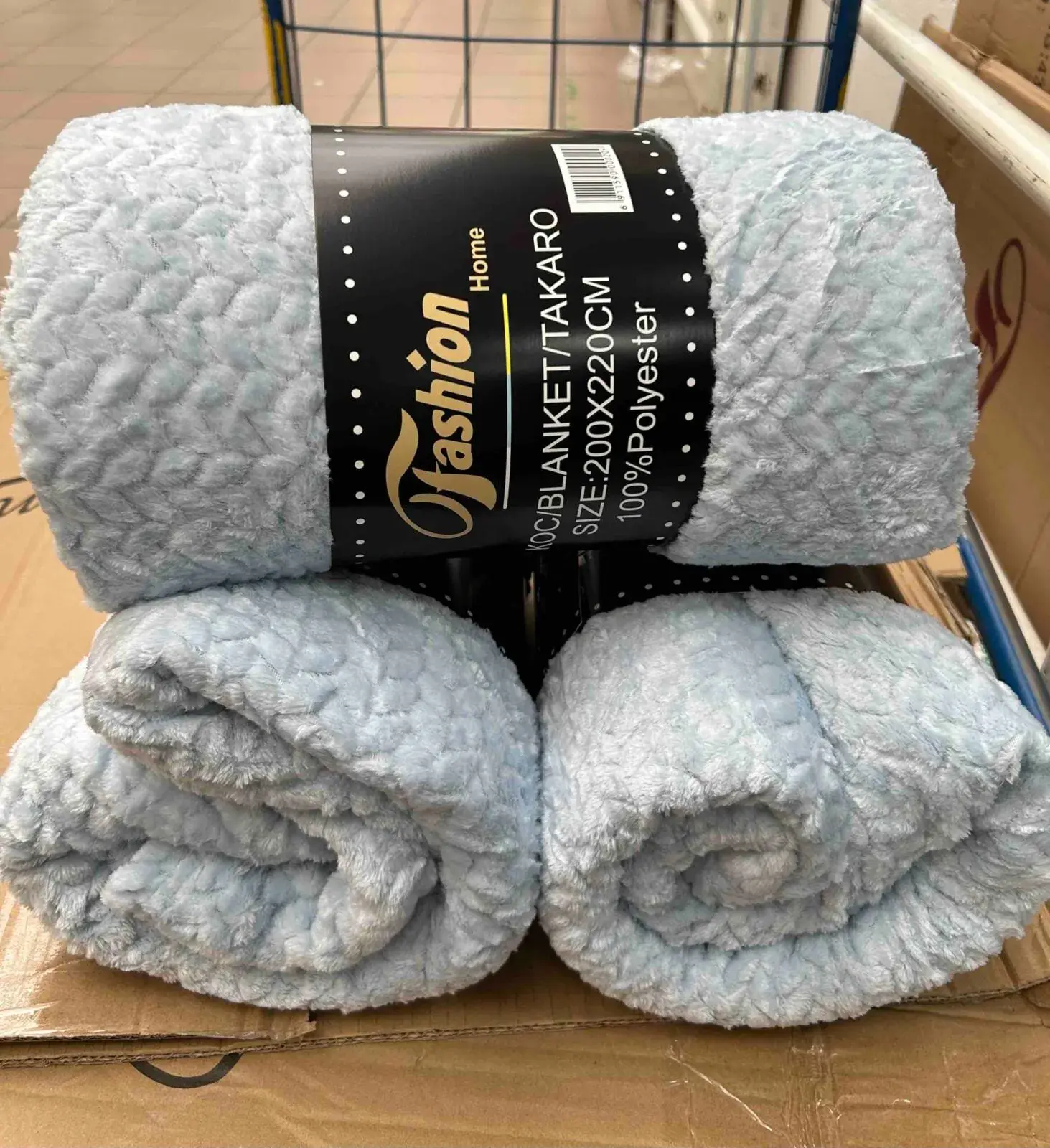 Koc Fashion Home 200x220cm błękitny tłoczony 100% poliester