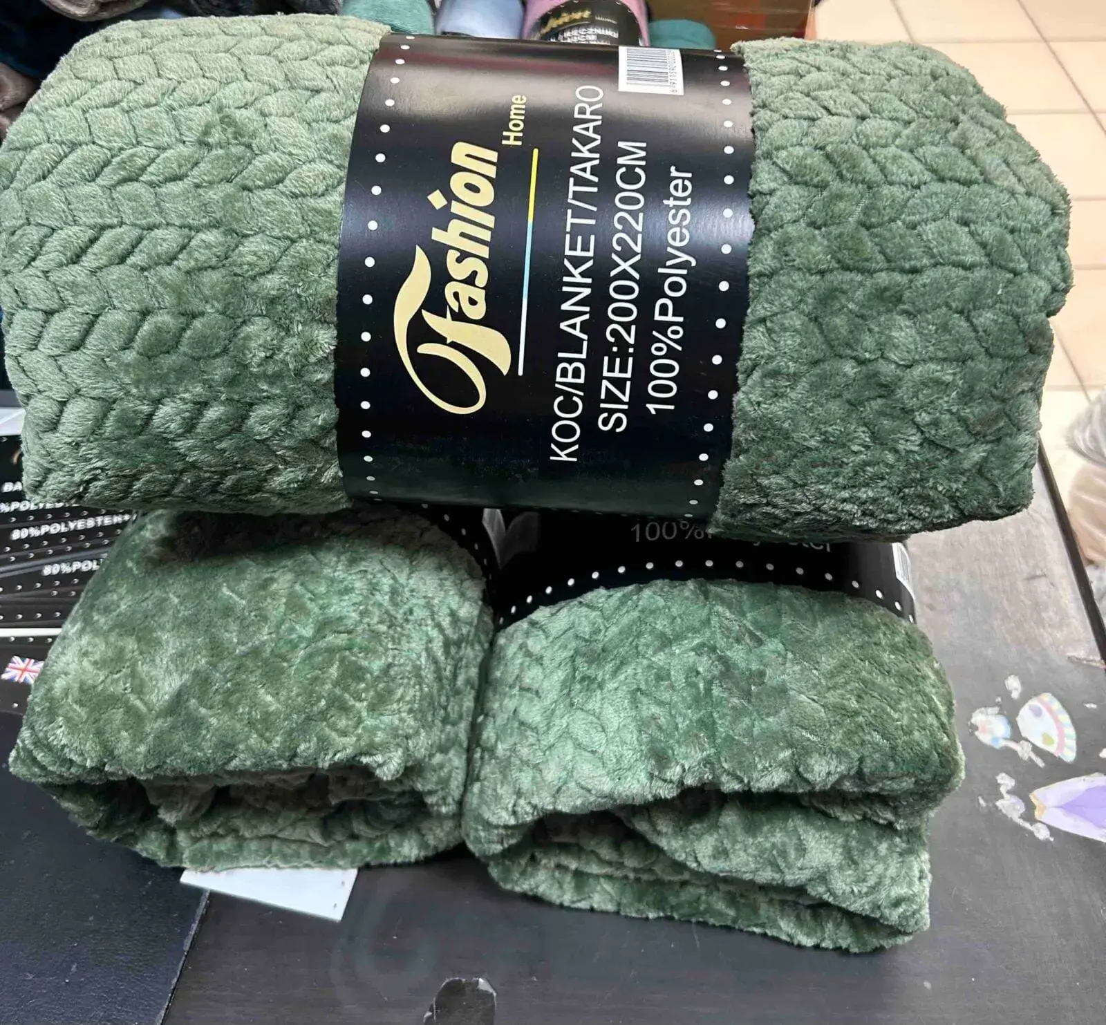 Koc Fashion Home 200x220cm zielony tłoczony 100% poliester