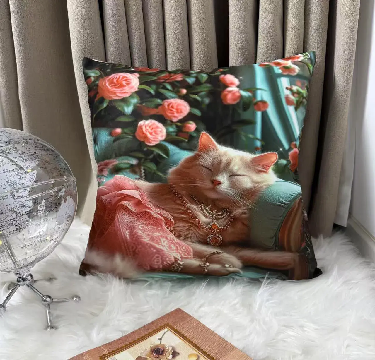 Poszewka dekoracyjna 40x40cm kot w różach i sukience