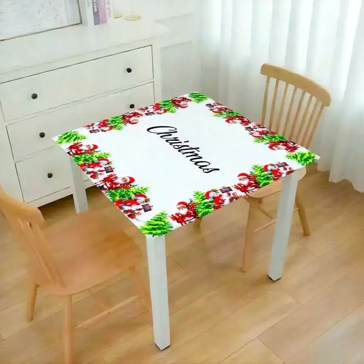 Serwetka świąteczna 85x85 cm z motywem Mikołaja i choinki