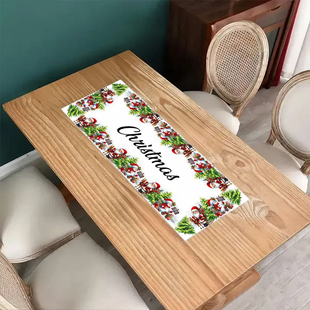 Obrus świąteczny Christmas 40x90 cm z motywem Mikołaja i choinki