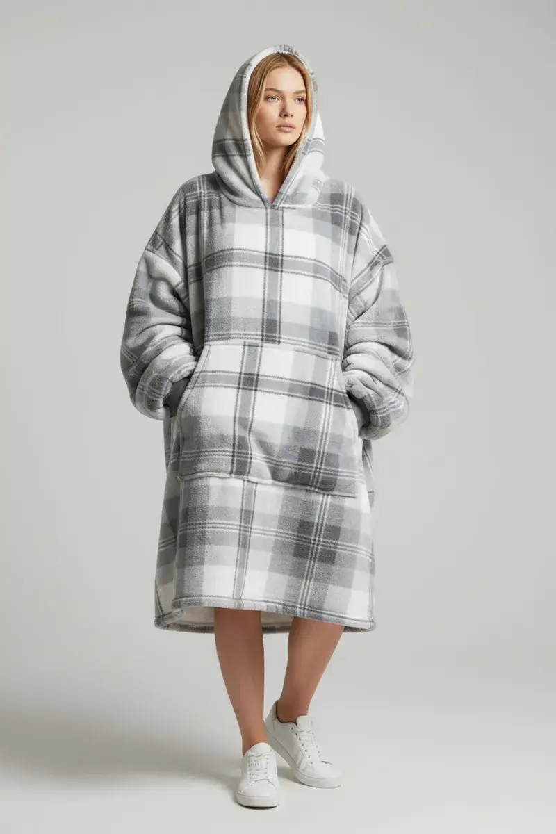 Bluza koc z kapturem w szarą kratę 90/170 cm z polarem
