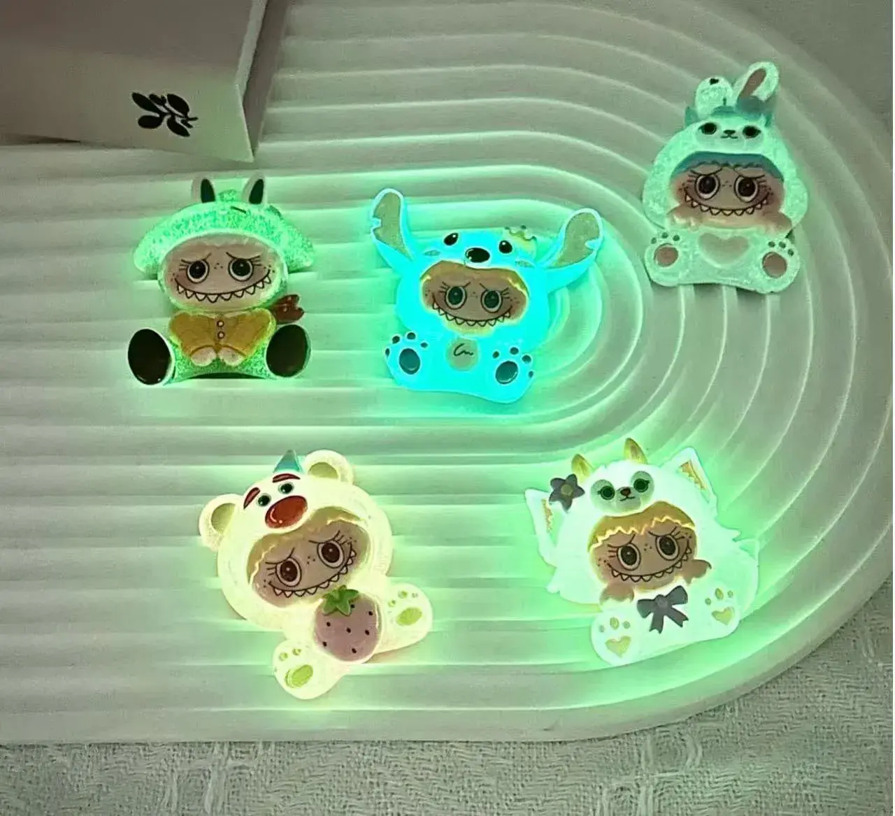 LABUBU Świecące Gumki do Włosów Fluorescencyjne 40 szt.